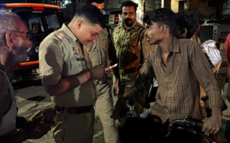 अजुहा में हेलमेट और ट्रिपल सवारी पर चला पुलिस का डंडा, हाईवे सर्विस लेन से हटा अतिक्रमण