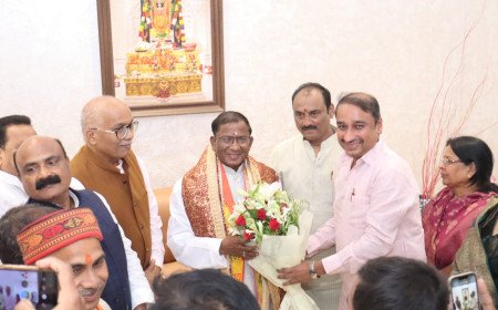 प्रयागराज आगमन पर असम के राज्यपाल लक्ष्मण आचार्य का सर्किट हाउस में भव्य स्वागत