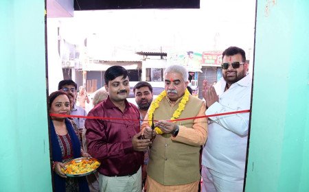 कानपुर में 'राधिका पॉलीक्लिनिक' का हुआ भव्य शुभारंभ, कैबिनेट मंत्री राकेश सचान ने किया उद्घाटन