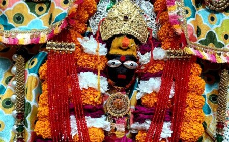 माँ कल्याणी देवी मंदिर: शारदीय नवरात्र के पहले दिन शैलपुत्री स्वरूप में दर्शन