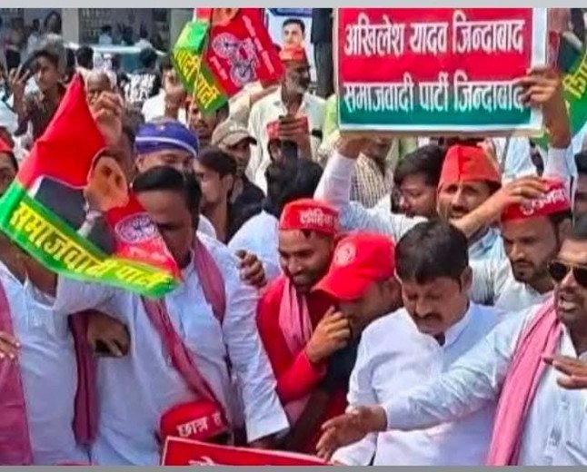 कौशाम्बी में सियासी उबाल: मुख्य चुनाव आयुक्त का पुतला दहन पड़ा भारी, सपा जिलाध्यक्ष समेत 9 पर FIR