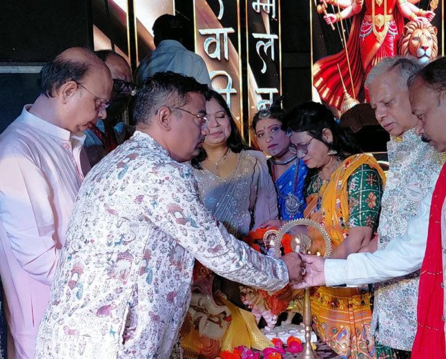 लायंस क्लब और मारवाड़ी सम्मेलन के संयुक्त तत्वावधान में भव्य डांडिया उत्सव संपन्न