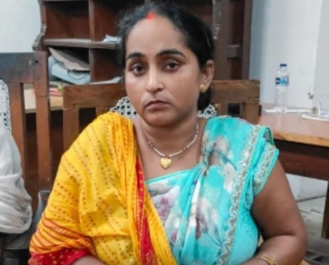 कौशाम्बी: सिराथू बाल विकास कार्यालय में विजिलेंस का छापा, 15 हजार रिश्वत लेते आंगनबाड़ी कार्यकत्री रंगे हाथ गिरफ्तार
