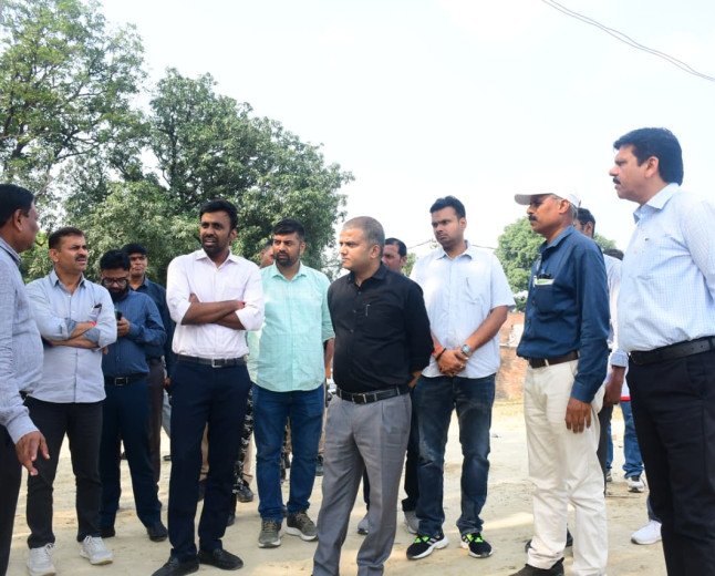 जिलाधिकारी मनीष कुमार वर्मा ने अंदावा मूर्ति विसर्जन स्थल का किया निरीक्षण, सुरक्षा और साफ-सफाई के कड़े निर्देश