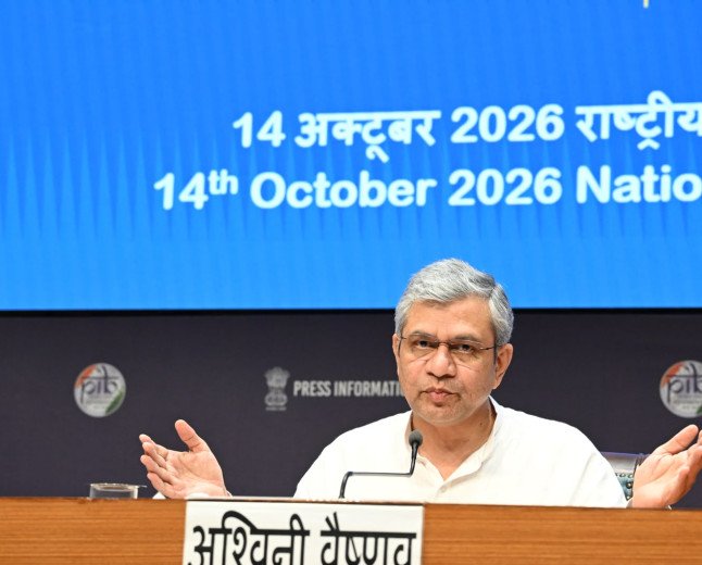 दशहरा से पहले रेलकर्मियों को सौगात: 78 दिन के बोनस को कैबिनेट की मंज़ूरी, 11.40 लाख कर्मचारियों पर बरसेंगे ₹2009 करोड़