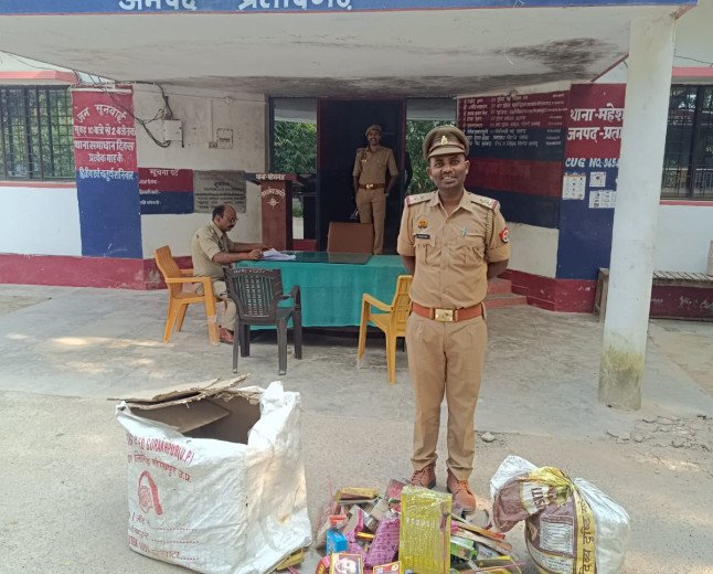 दिवाली से पहले पुलिस का एक्शन: माघी चैनगढ़ के मकान में छिपा था 28.6 किलो पटाखों का जखीरा, लक्की गिरफ्तार